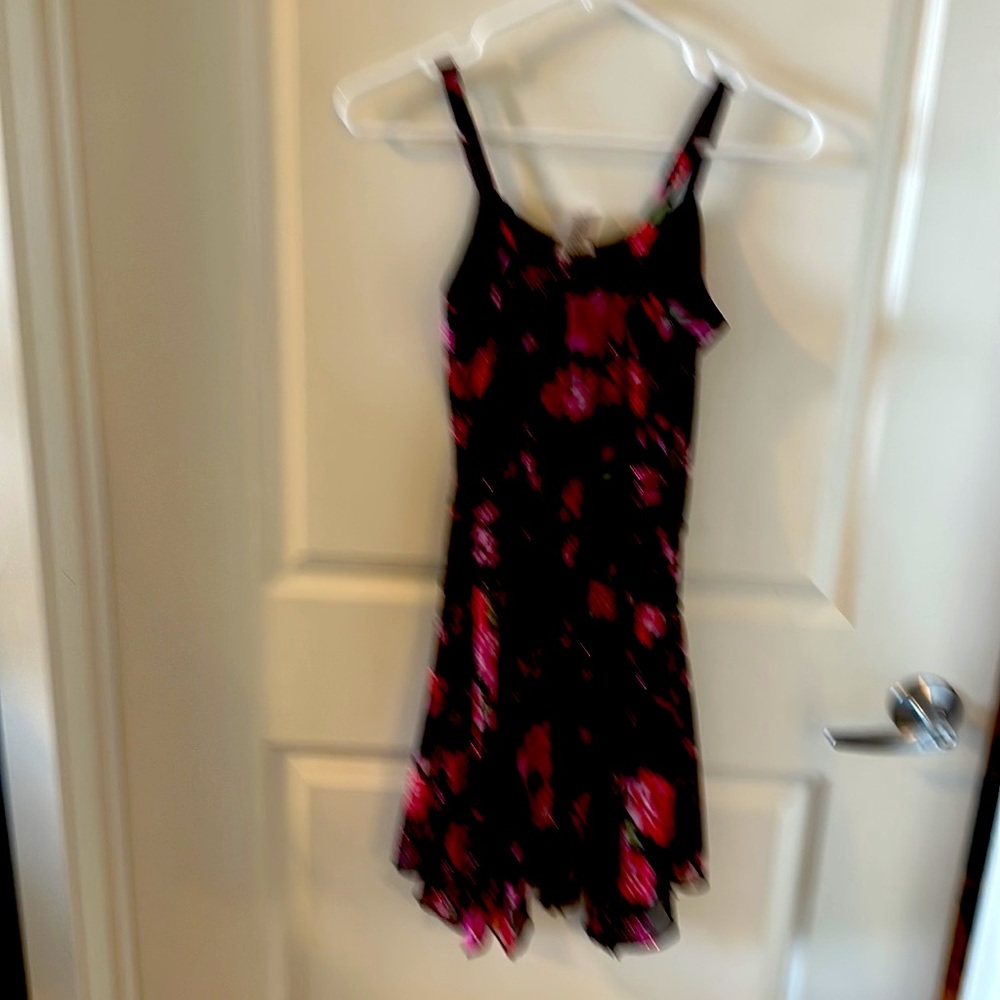 Black & Pink Shimmering Flowers 🌺 Size 8 She’s the 1